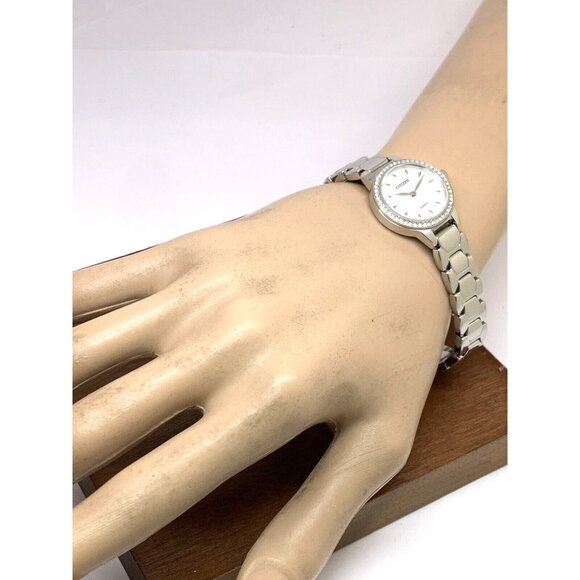 Citizen Women's Watch EZ7010-56D Quartz White Mother of Pearl Dial Silver 24mm - Picture 4 of 13